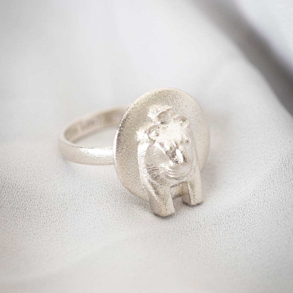 Sekhmet Fire Necklace Ring - Silver