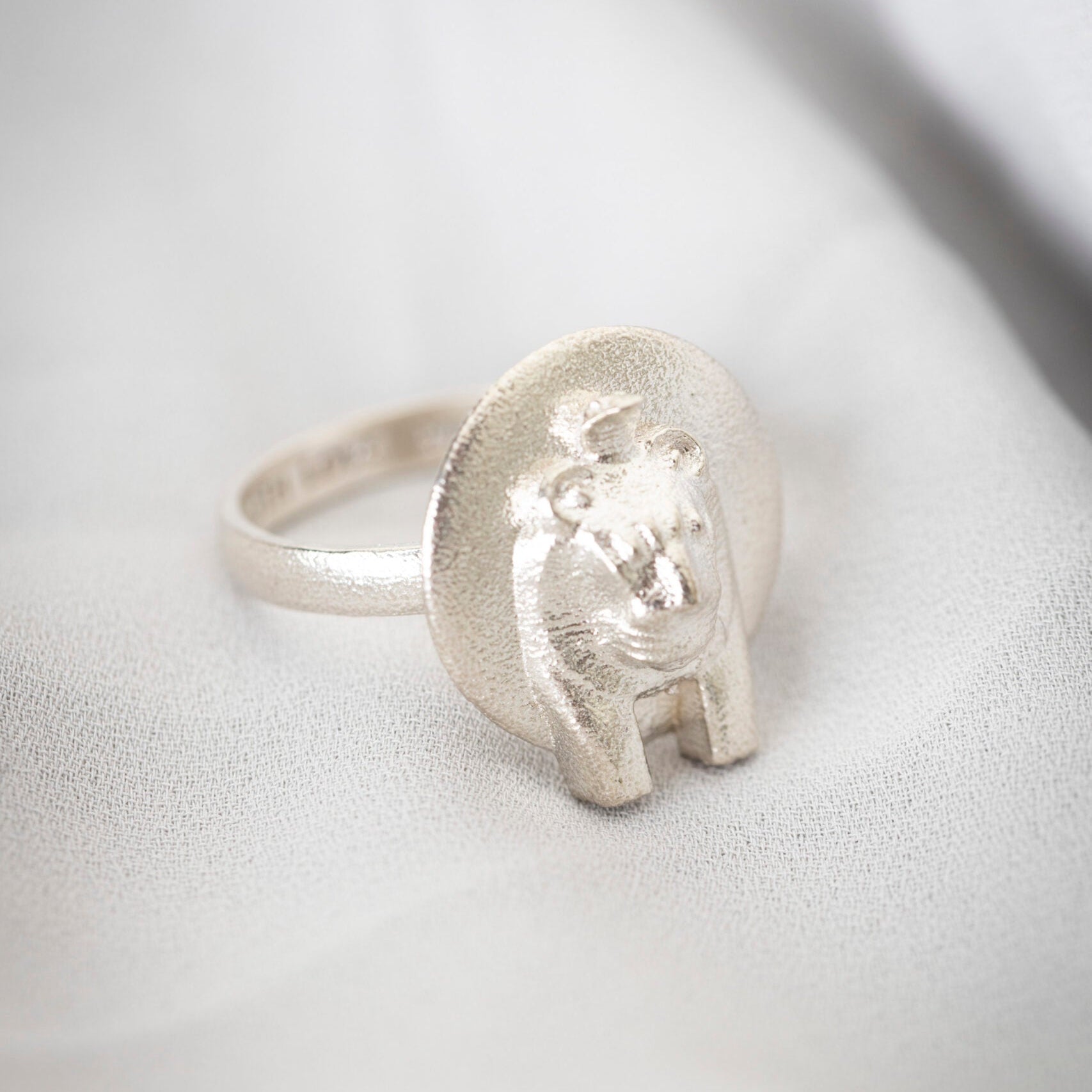 Sekhmet Fire Necklace Ring - Silver