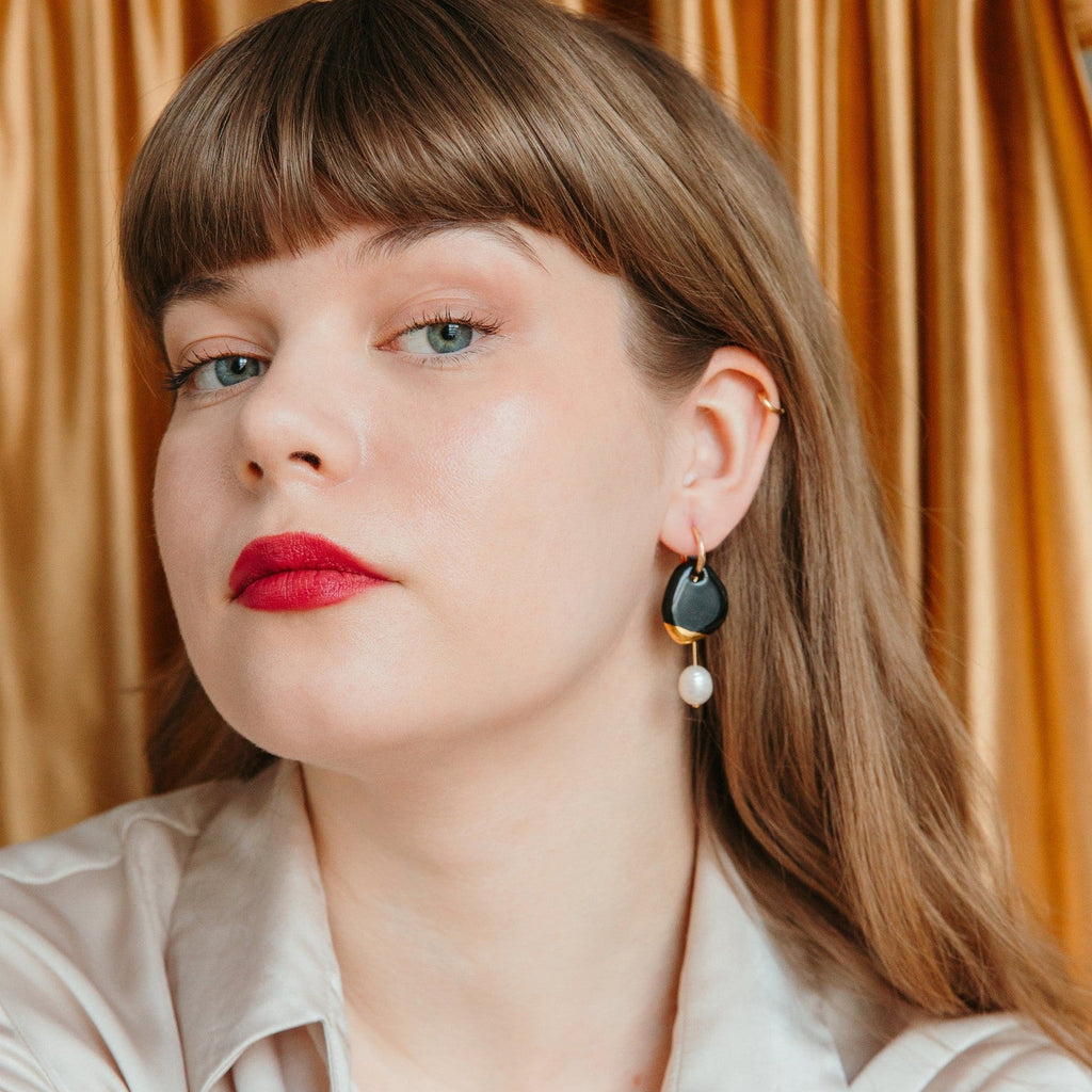 Arp Pearl And Porcelain Earrings - Burgundy