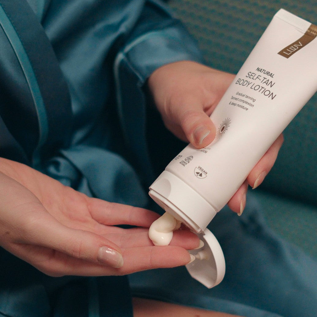 Self-Tanning Body Lotion Light/Medium COSMOS, 200ml