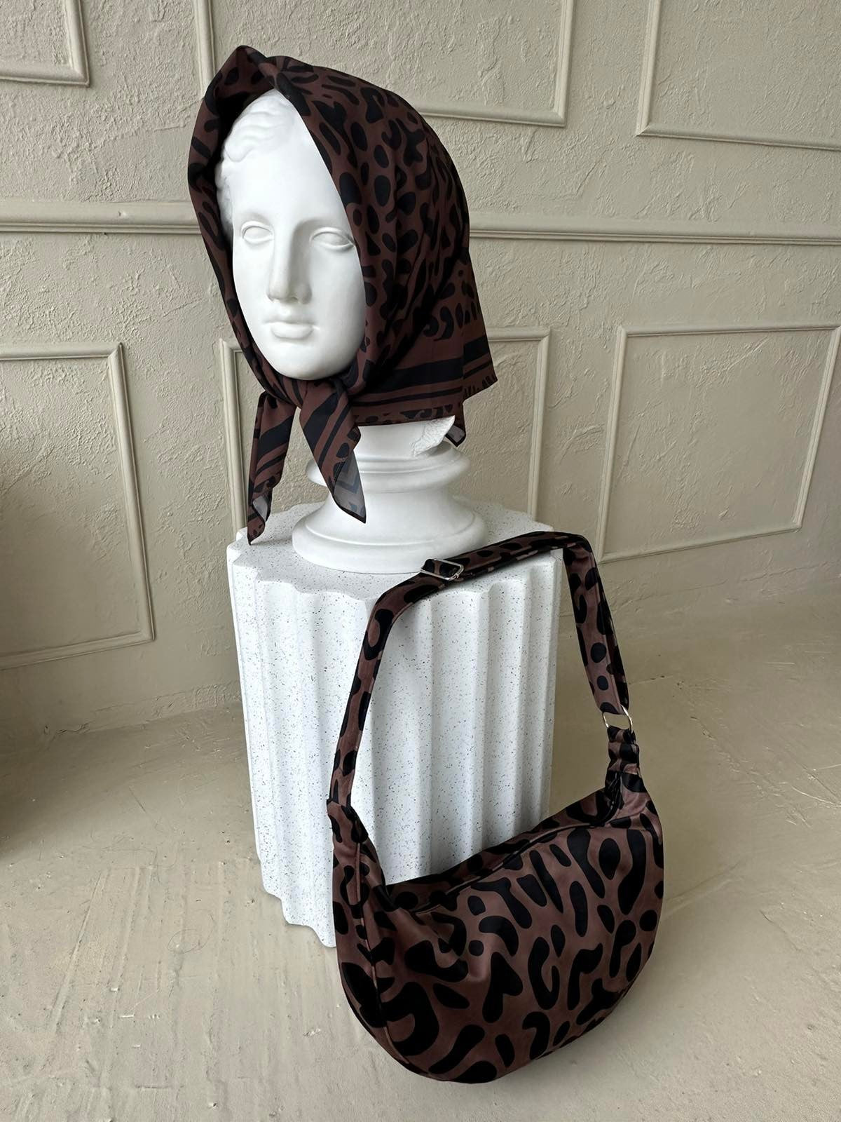 Hobo Bag - Classic Leopard