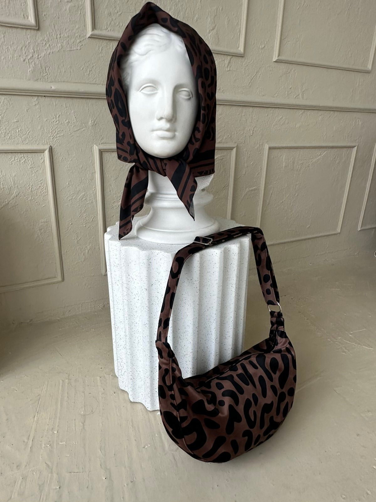 Hobo Bag - Classic Leopard